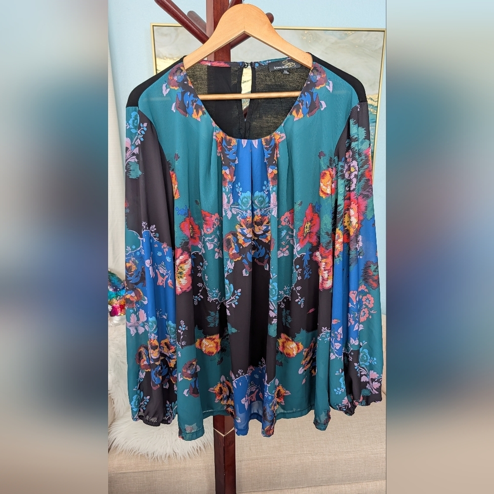 Suzanne Betro Woman's Floral Top Size 3 XL
